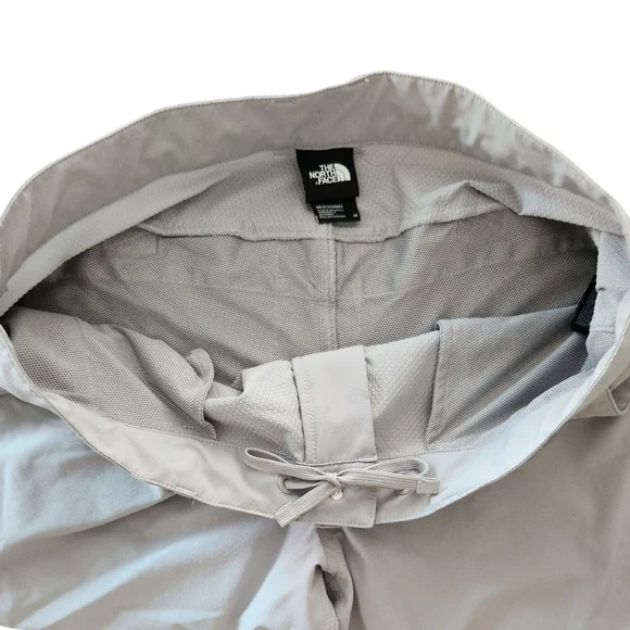 The North Face Men's Size 38 Meld Grey Rolling Sun FlashDry Shorts - Picture 4 of 13